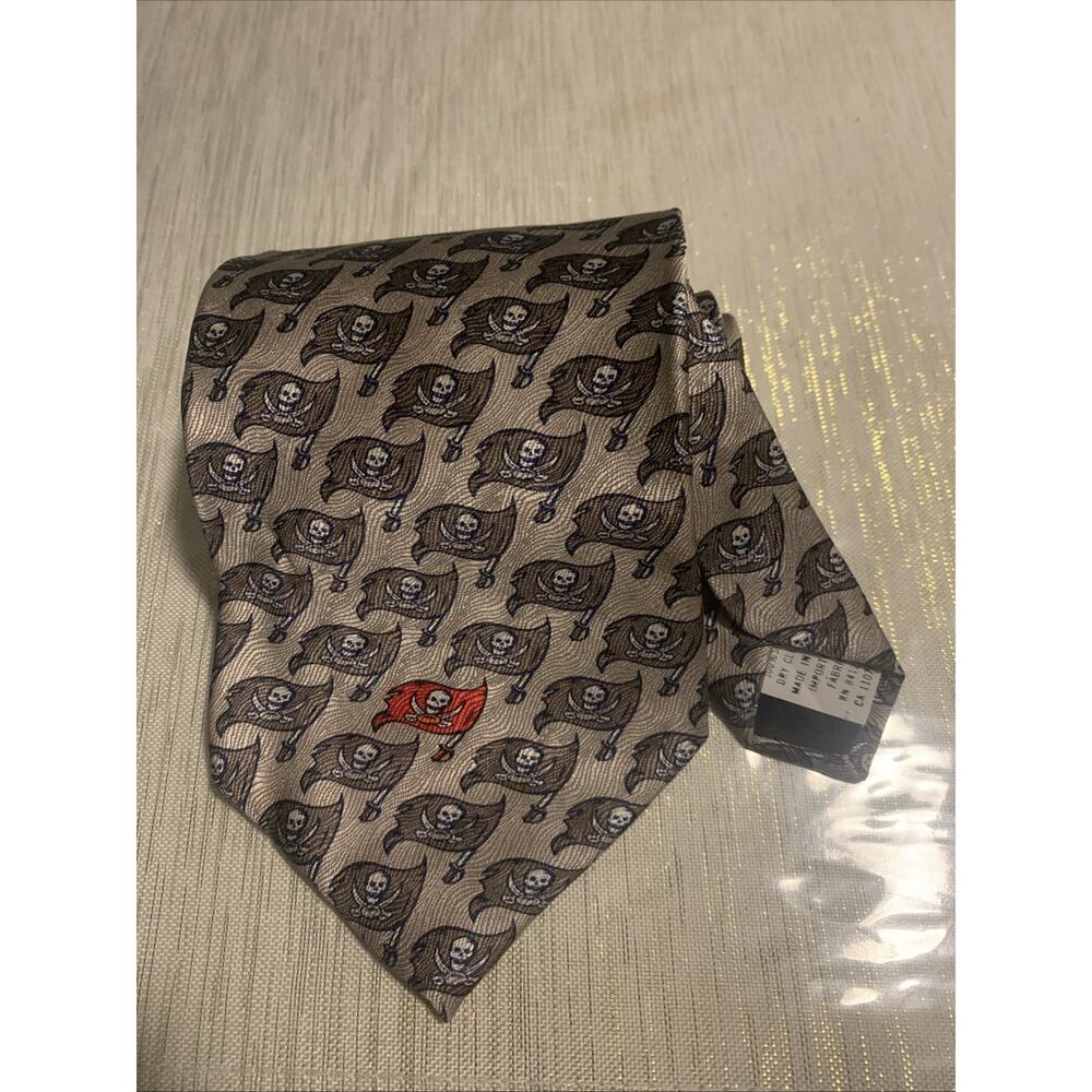 Official NFL Apparel Tampa Bay TB Buccaneers Bucs Silk Neck Tie